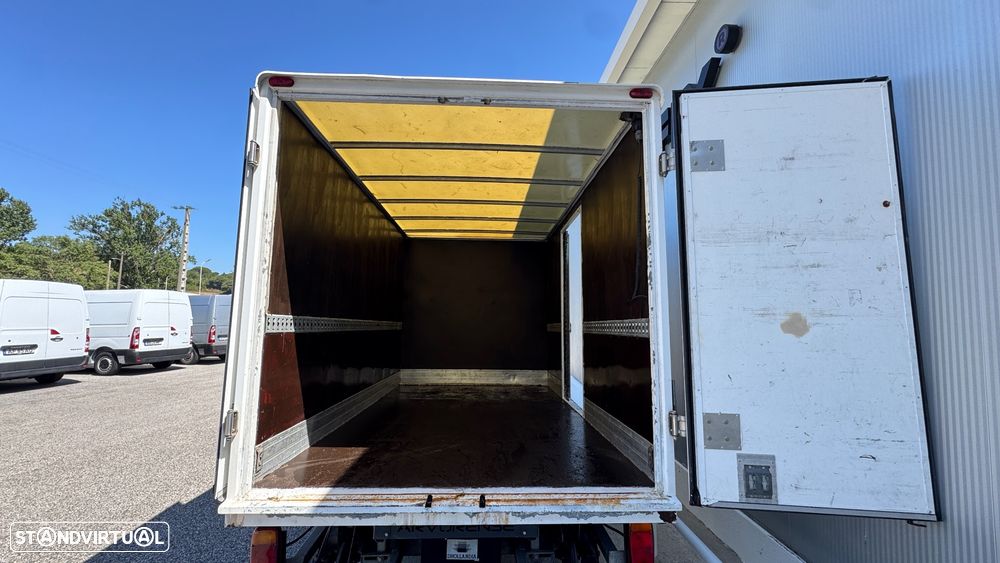 Nissan Cabstar C/ Plat. Elevatória NT 400 3.0 dCi - 20