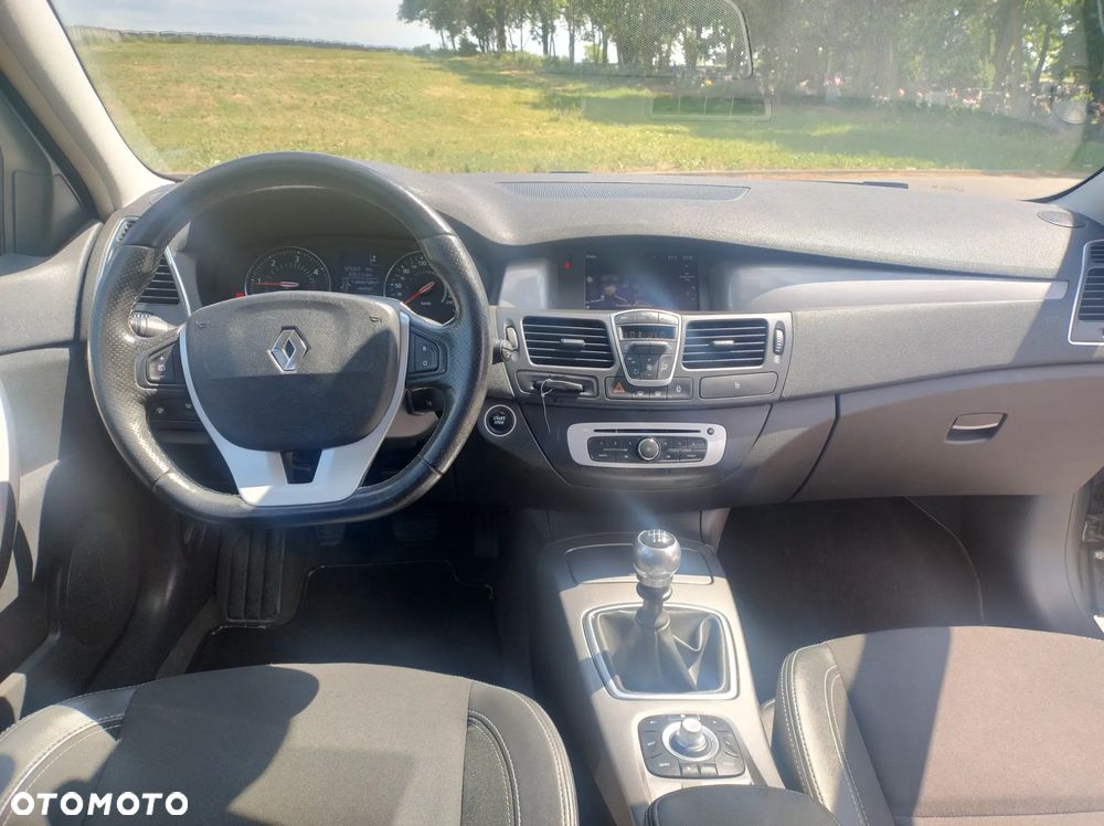 Renault Laguna dCi 110 FAP Limited - 13