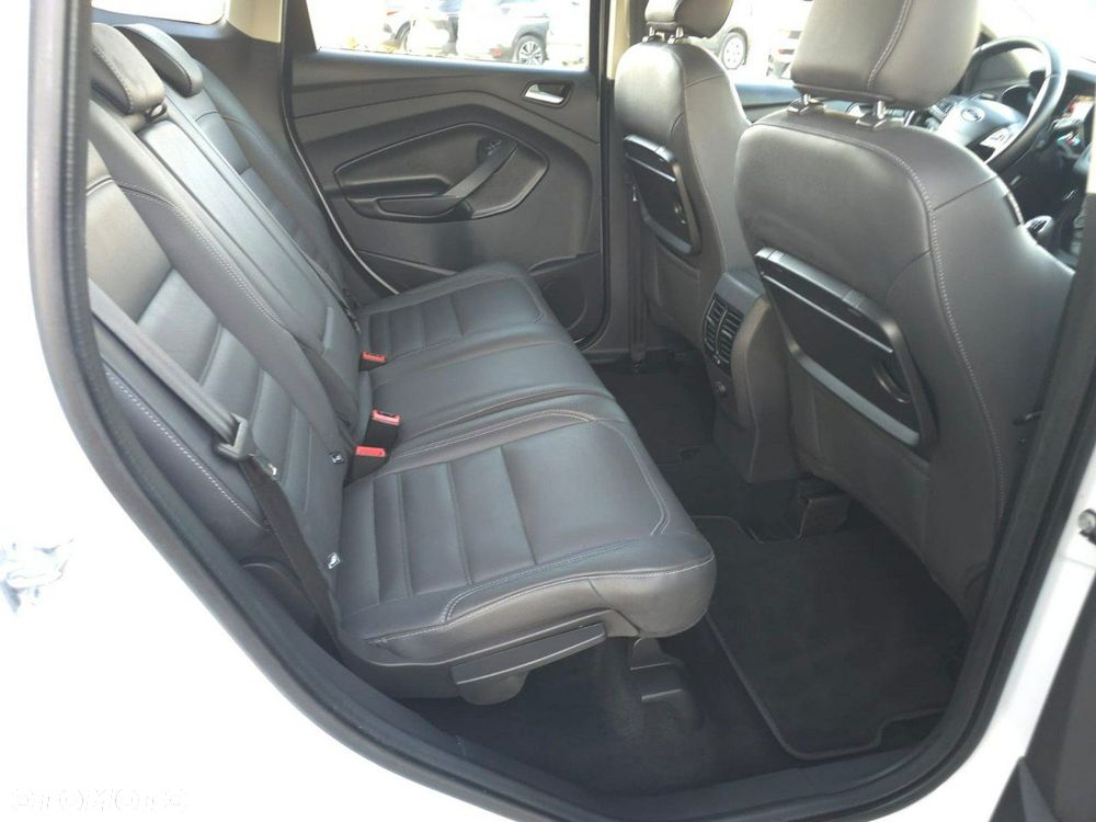 Ford Kuga - 12