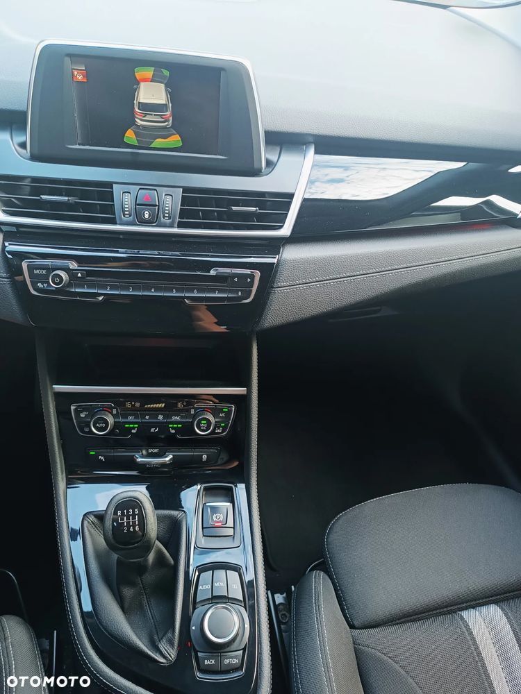 BMW Seria 2 218d Sport Line - 11