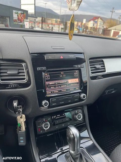 Volkswagen Touareg 3.0 V6 TDI BMT - 9