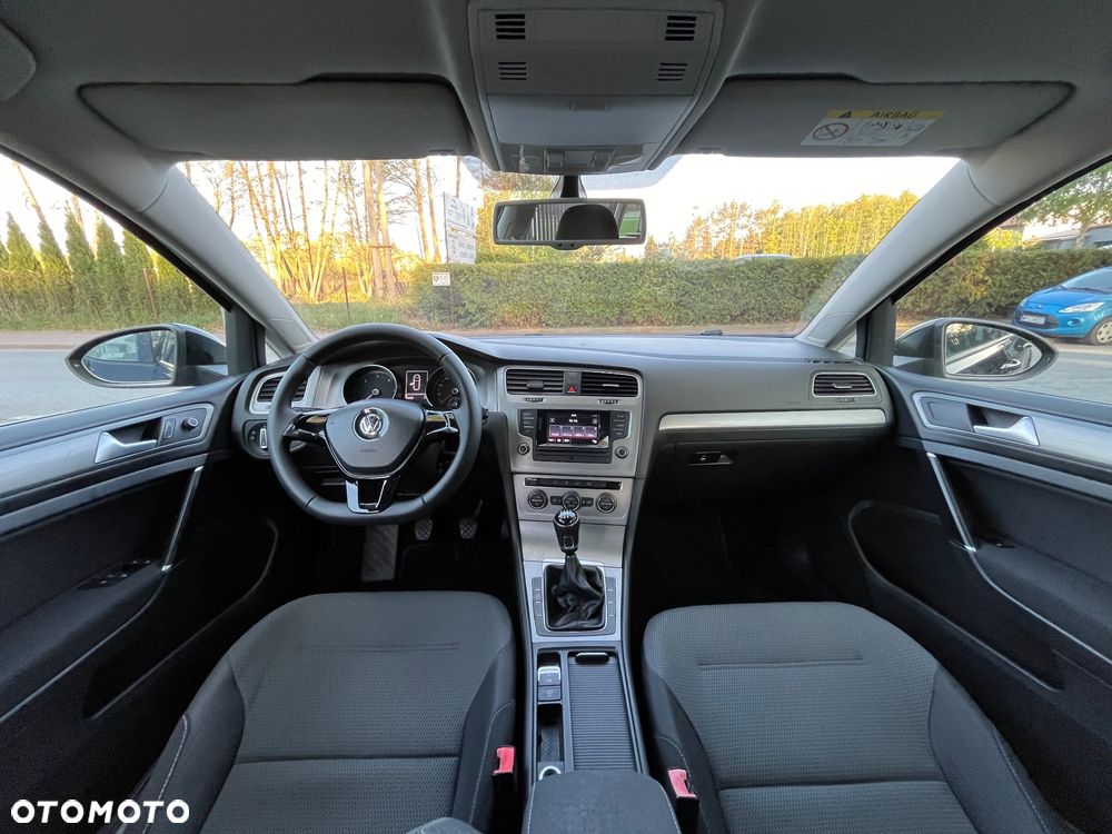 Volkswagen Golf 1.6 TDI DPF BlueMotion - 18