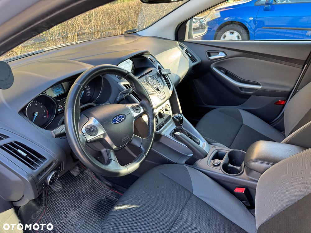 Ford Focus 1.6 Trend - 17