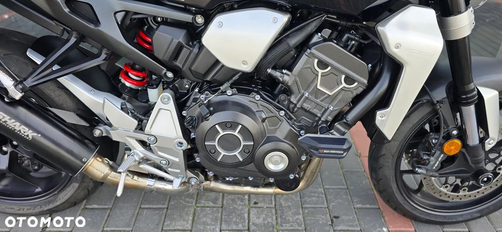 Honda CB - 12