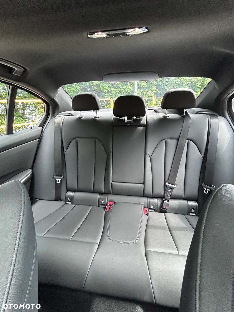 BMW Seria 3 330i Luxury Line sport - 30