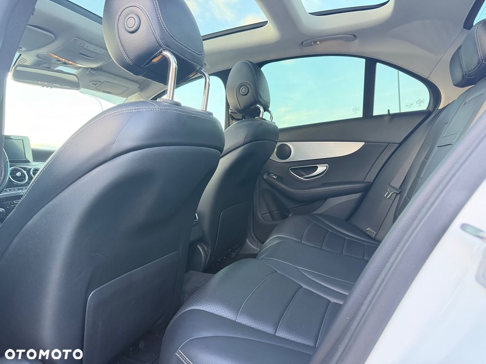 Mercedes-Benz Klasa C 300 7G-TRONIC - 34