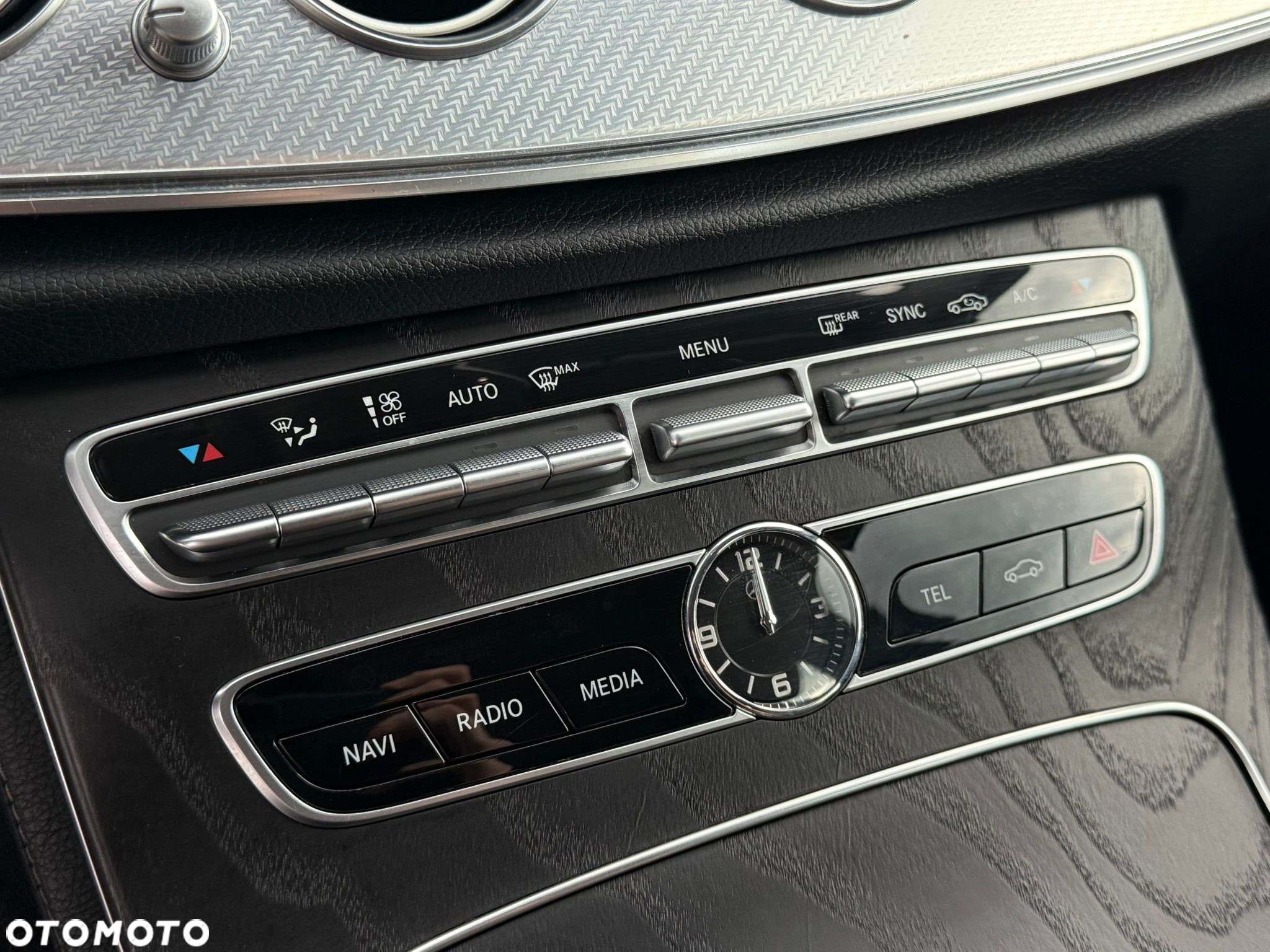 Mercedes-Benz Klasa E 220 d 9G-TRONIC - 19