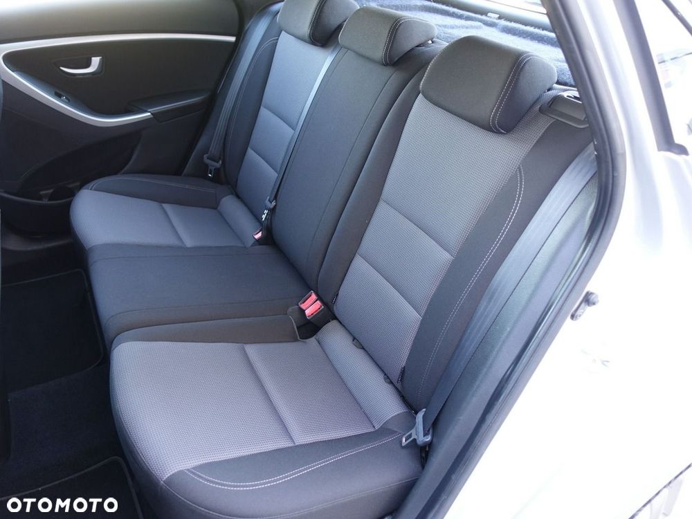 Hyundai i30 1.4 Premium - 17