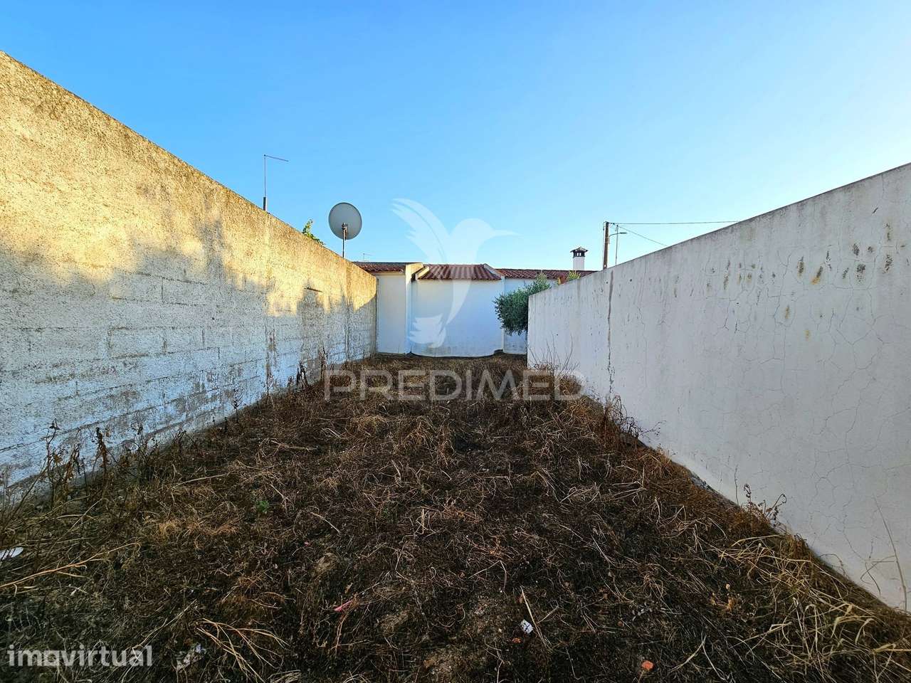 Terreno urbano com garagem. Excelente oportunidade de investimento. - Grande imagem: 5/13