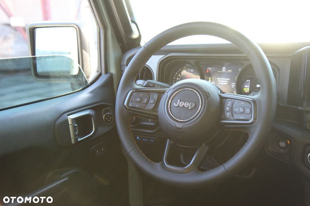 Jeep Wrangler - 24