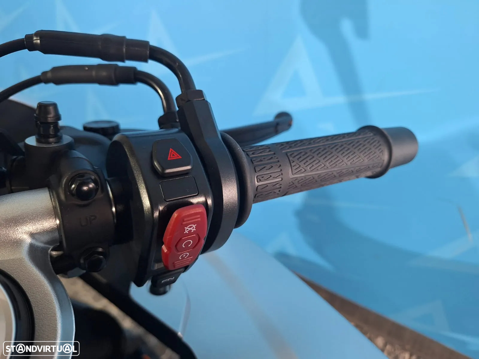 CF Moto 675SR-R - 9