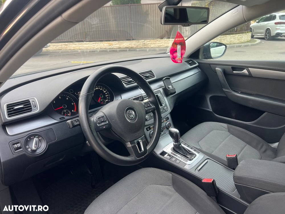 Volkswagen Passat Variant 2.0 Blue TDI DPF DSG Comfortline - 27