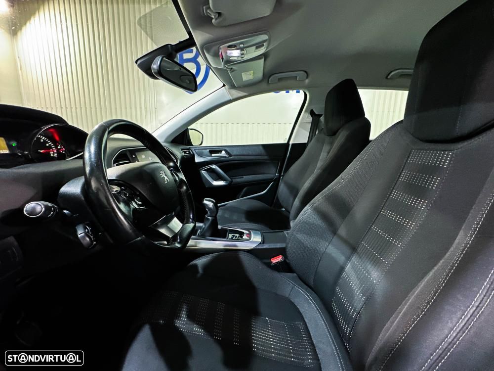 Peugeot 308 1.2 PureTech Allure - 9