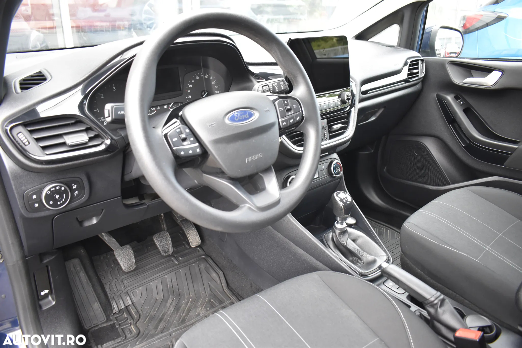Ford Fiesta - 32