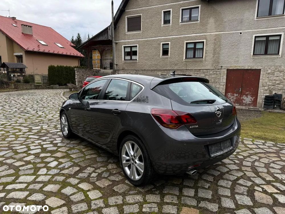 Opel Astra GTC 1.6 Turbo Edition - 16