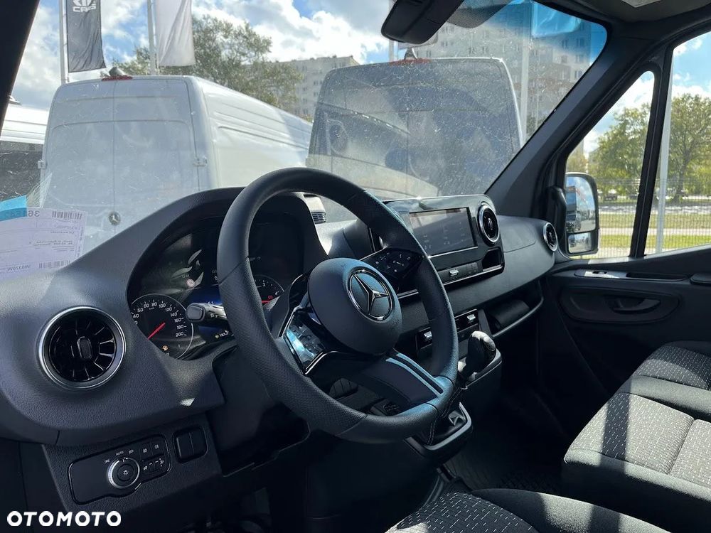 Mercedes-Benz Sprinter - 9