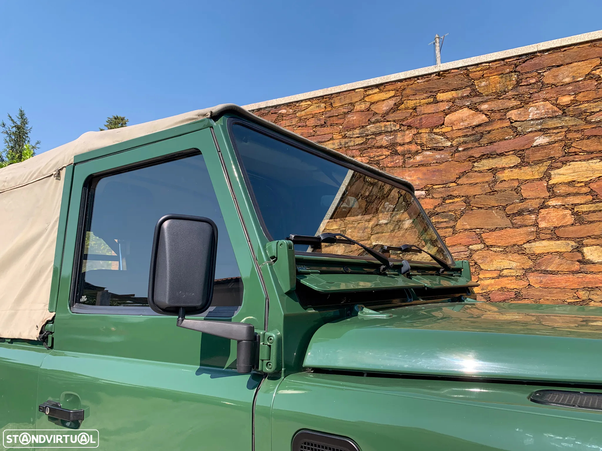Land Rover Defender 90 2.5 Td5 Soft Top - 32