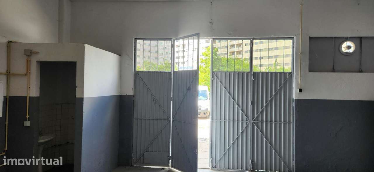 Armazém Proximo ao Forum Braga  100m - Grande imagem: 4/7
