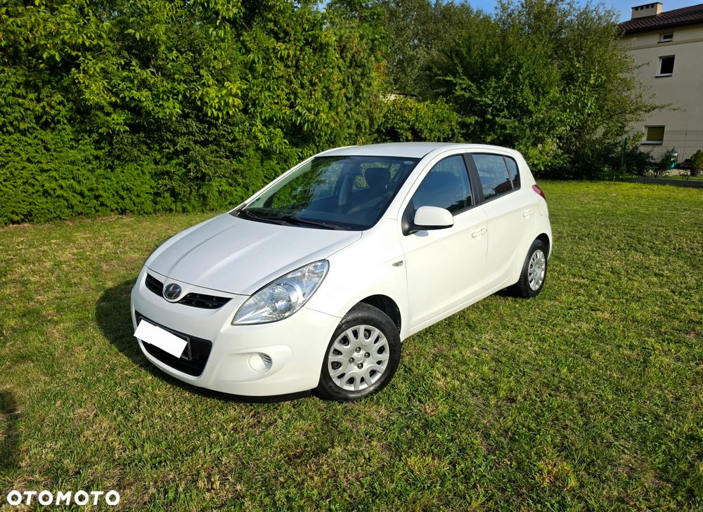Hyundai i20 1.2 FIFA WM Edition - 13