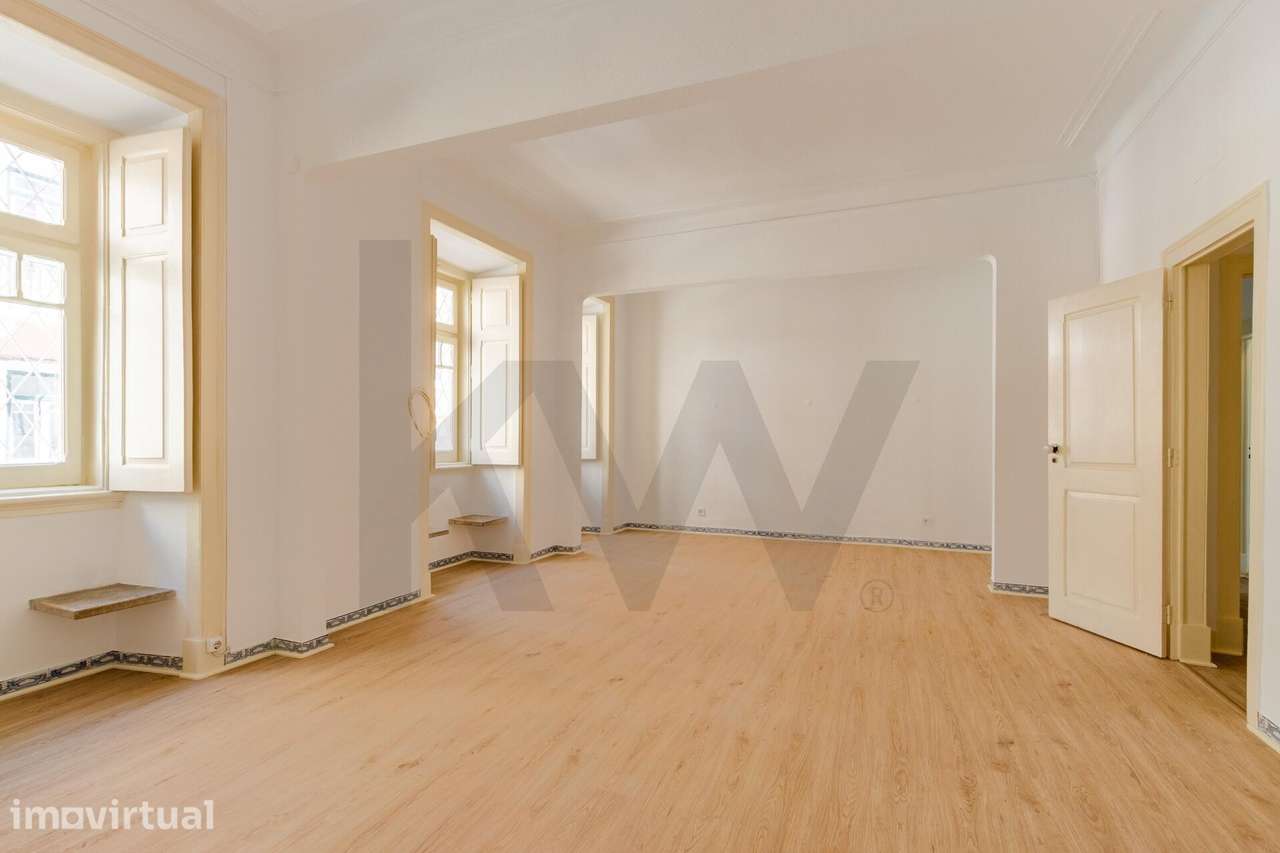 Apartamento T3 com elavado potencial na Estrela - Grande imagem: 3/30