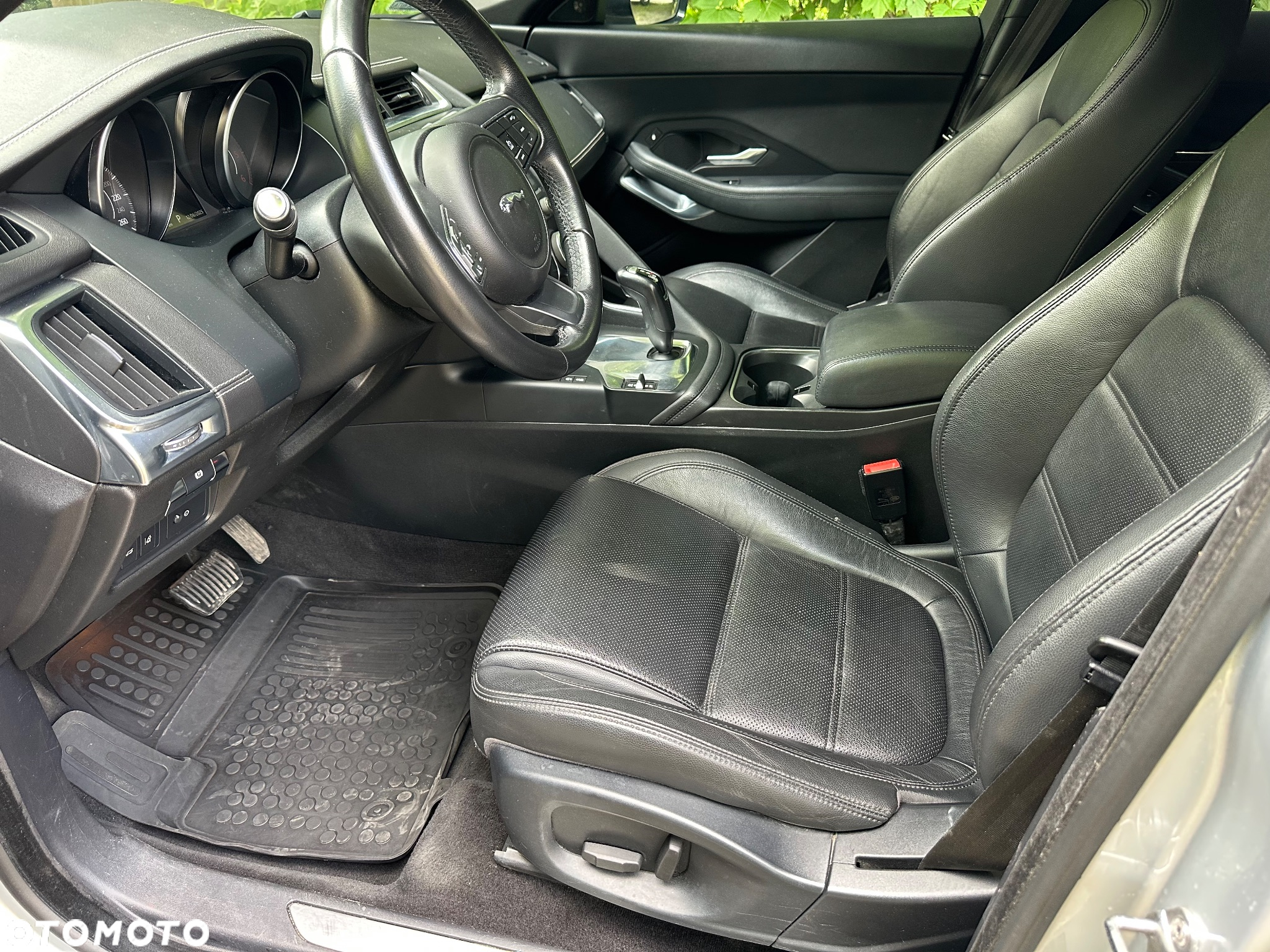 Jaguar E-Pace 2.0 i4D AWD R-Dynamic - 7