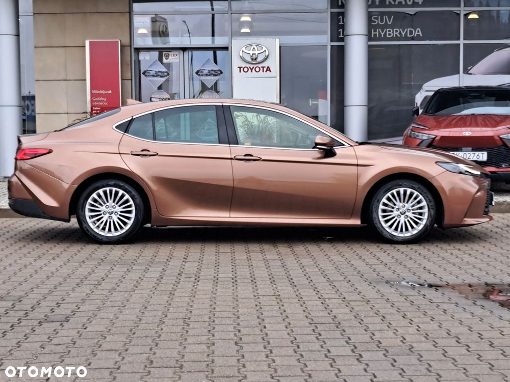 Toyota Camry - 8