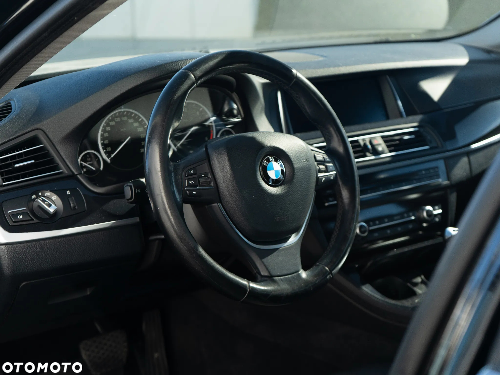 BMW Seria 5 518d Business Edition - 13