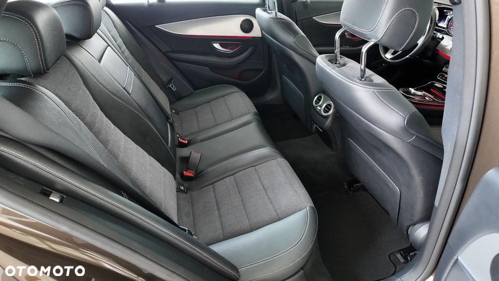 Mercedes-Benz Klasa E 200 T 9G-TRONIC Avantgarde - 21