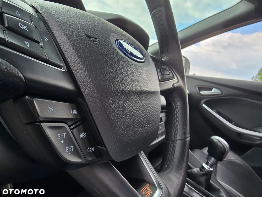 Ford Focus - 29