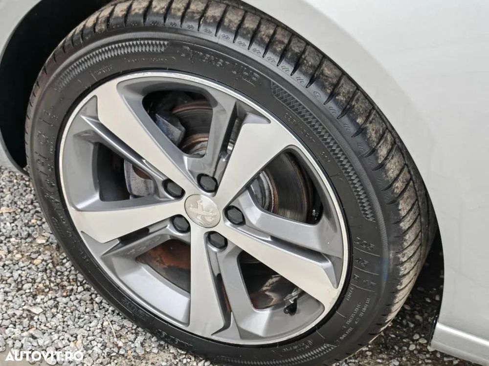 Peugeot 308 1.2L PureTech 130 S&S EAT8 GT - 24