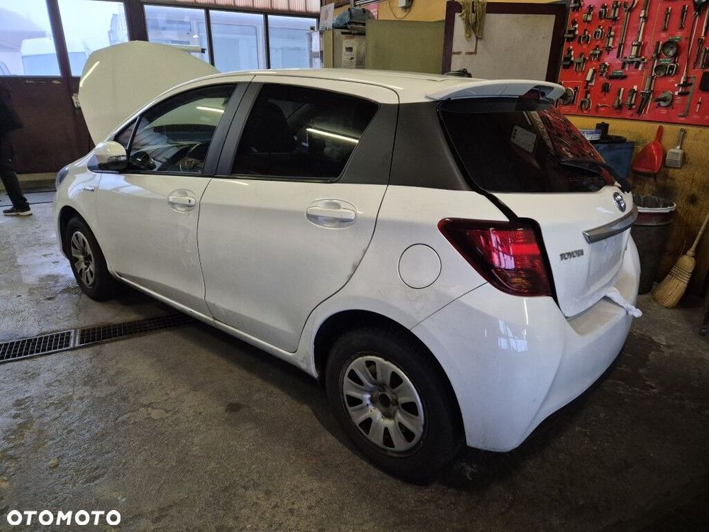 Toyota Yaris Hybrid 100 Life - 1