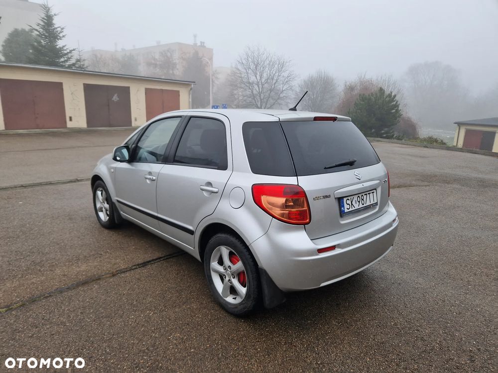 Suzuki SX4 1.6 GS / Premium - 8