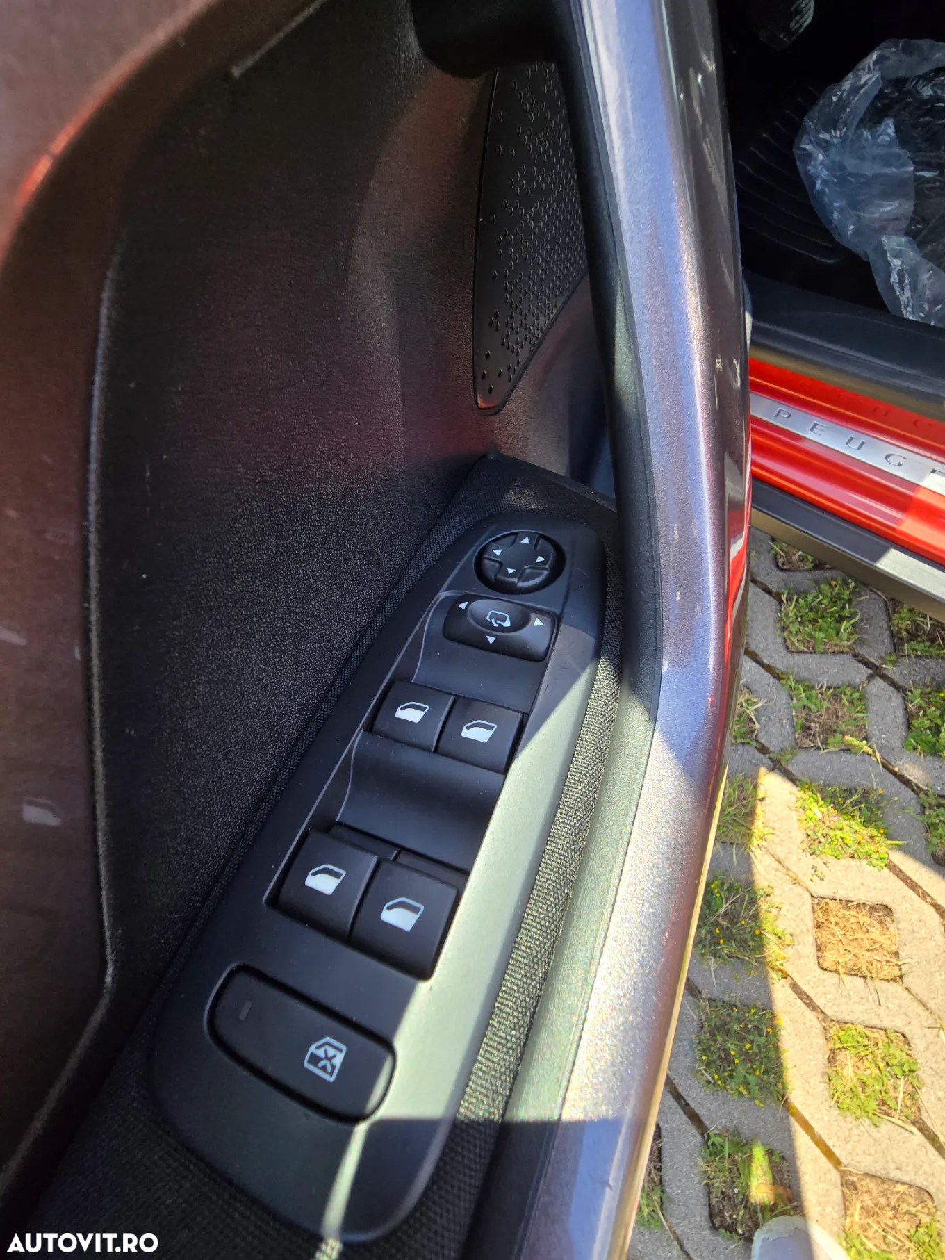 Peugeot 2008 1.2 e-VTi STT ETG Allure - 13