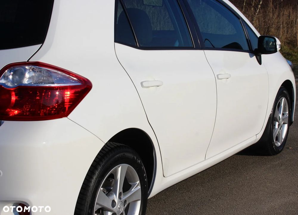 Toyota Auris 1.6 Executive - 19
