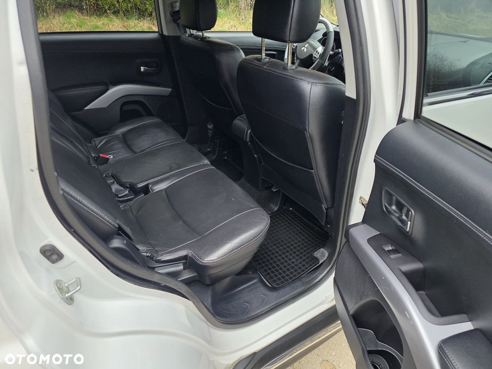 Mitsubishi Outlander 2.2 DID Instyle TC-SST - 16