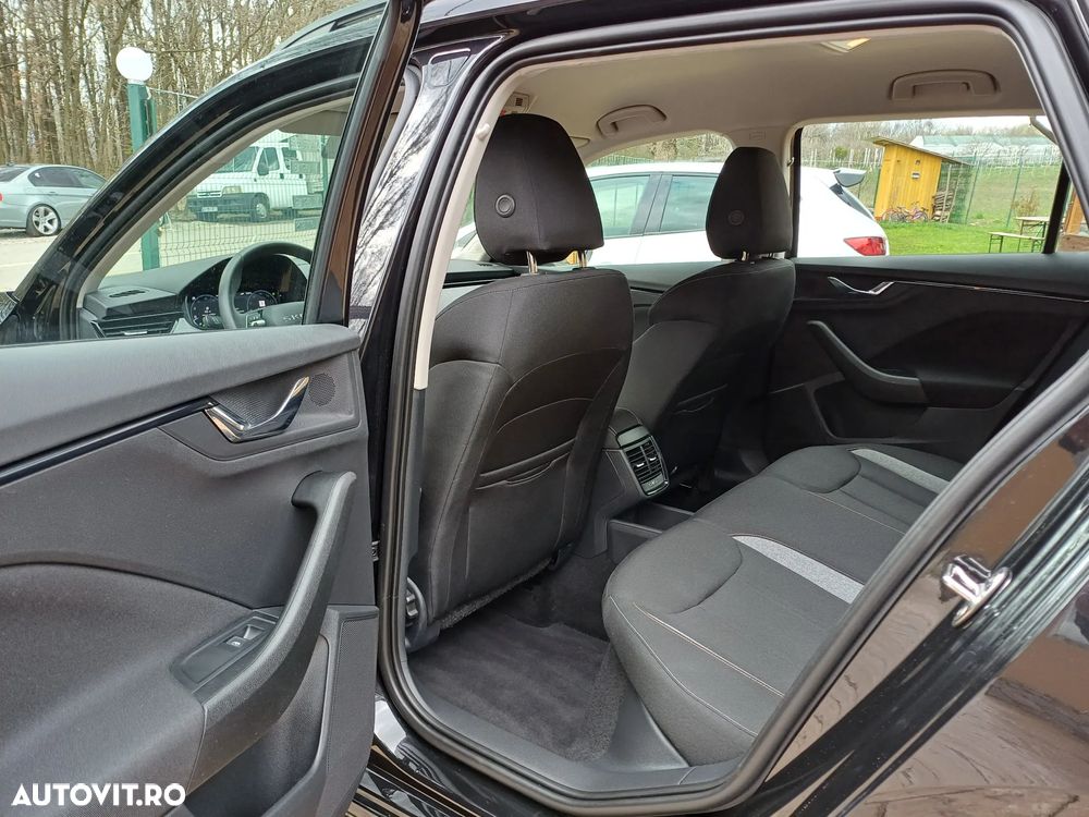 Skoda Kamiq 1.5 TSI DSG Tour - 8