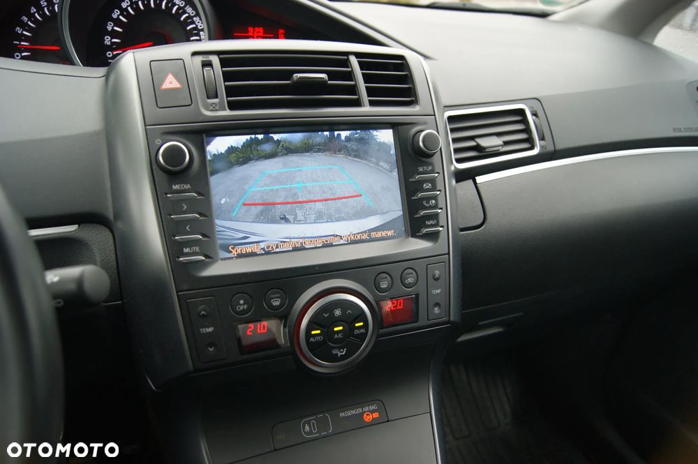 Toyota Verso 1.8 Multidrive Edition - 16