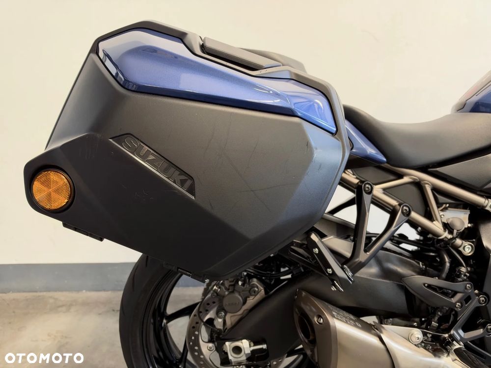 Suzuki GSX - 33