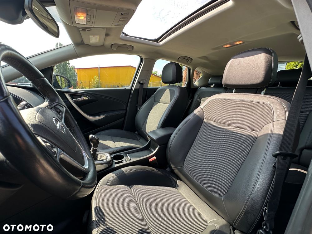 Opel Astra 1.6 Turbo Innovation - 17
