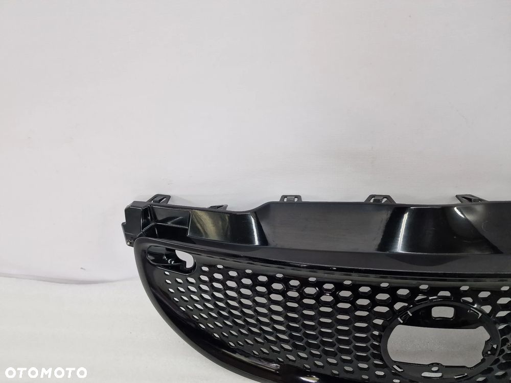 SMART FORFOUR II 2 14- ATRAPA / GRILL PRZEDNI PRZÓD , NR 622564052R / A4538881523 , NR AUKCJI GR371 - 7