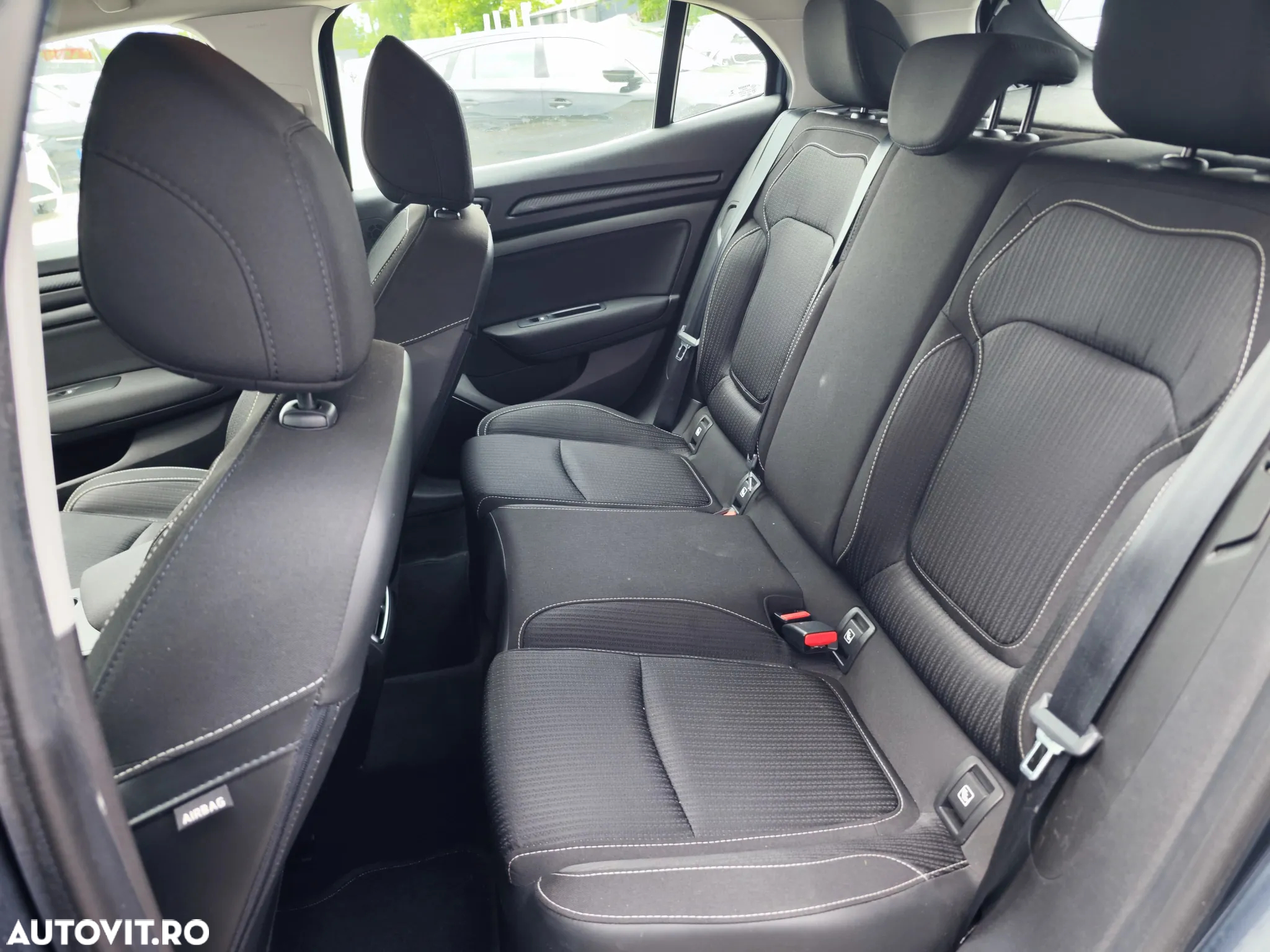 Renault Megane ENERGY TCe 140 EDC BUSINESS - 12