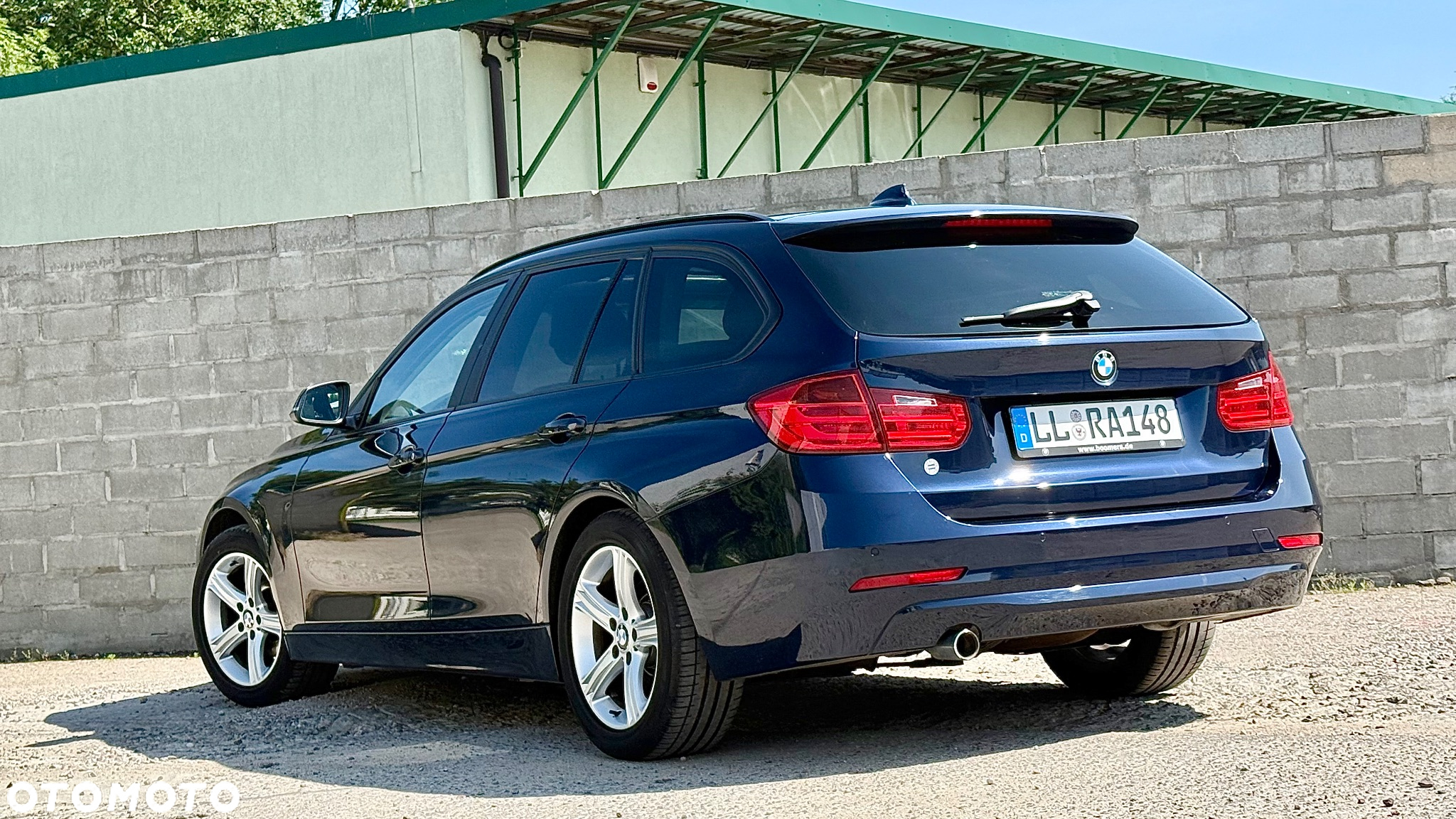 BMW Seria 3 318d DPF Touring Edition Exclusive - 10