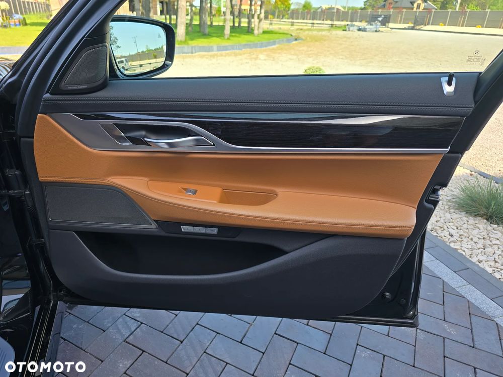 BMW Seria 7 730d xDrive - 28