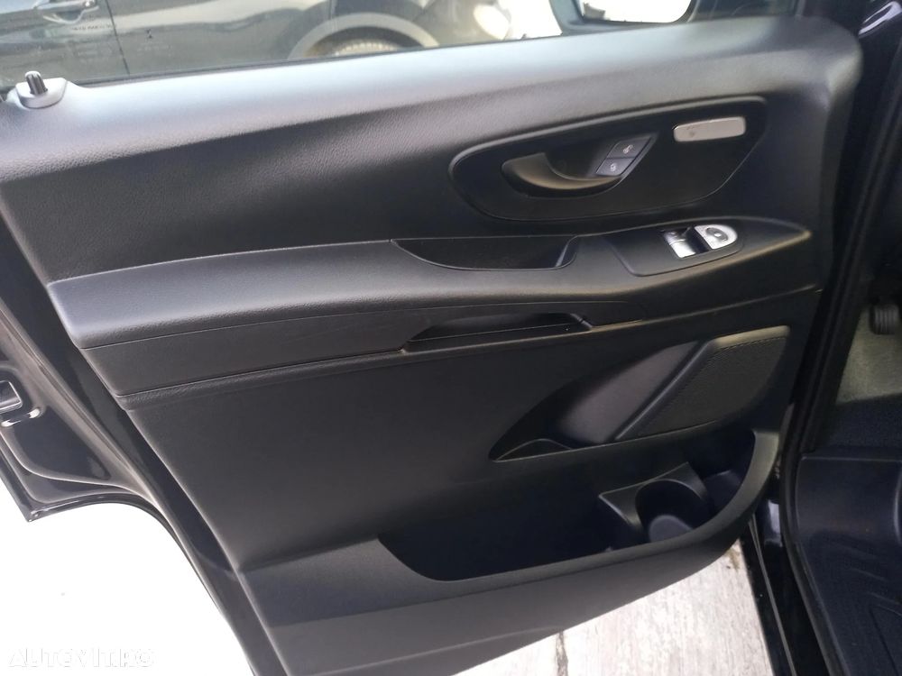 Mercedes-Benz Vito Tourer Compact 116 CDI 163CP RWD 9AT SELECT - 18