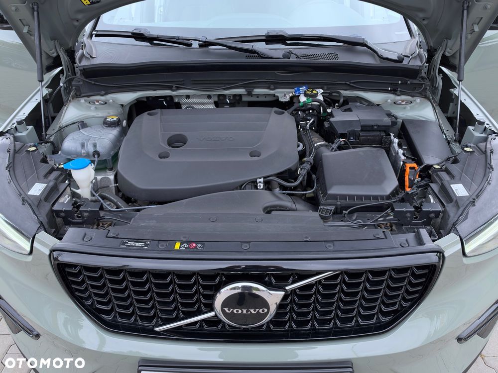 Volvo XC 40 B3 Plus Dark - 41