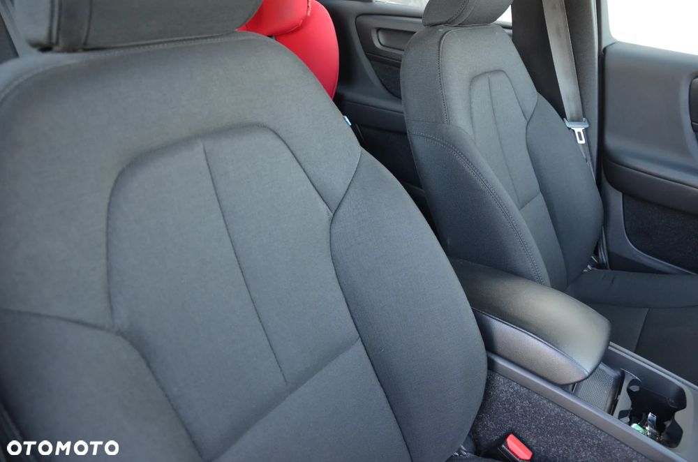 Volvo XC 40 T3 Momentum - 30