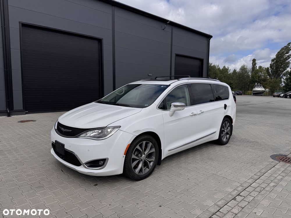 Chrysler Pacifica - 3