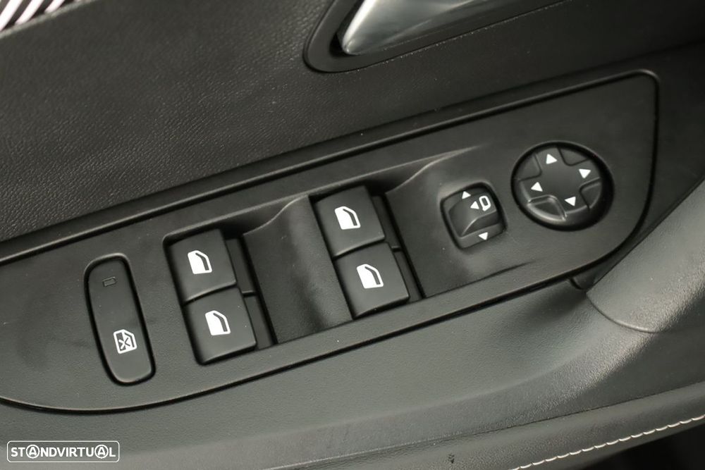 Peugeot 2008 1.2 PureTech Allure - 19