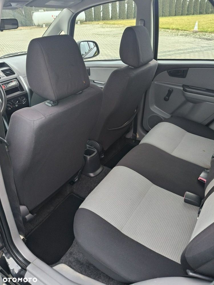 Suzuki SX4 - 16