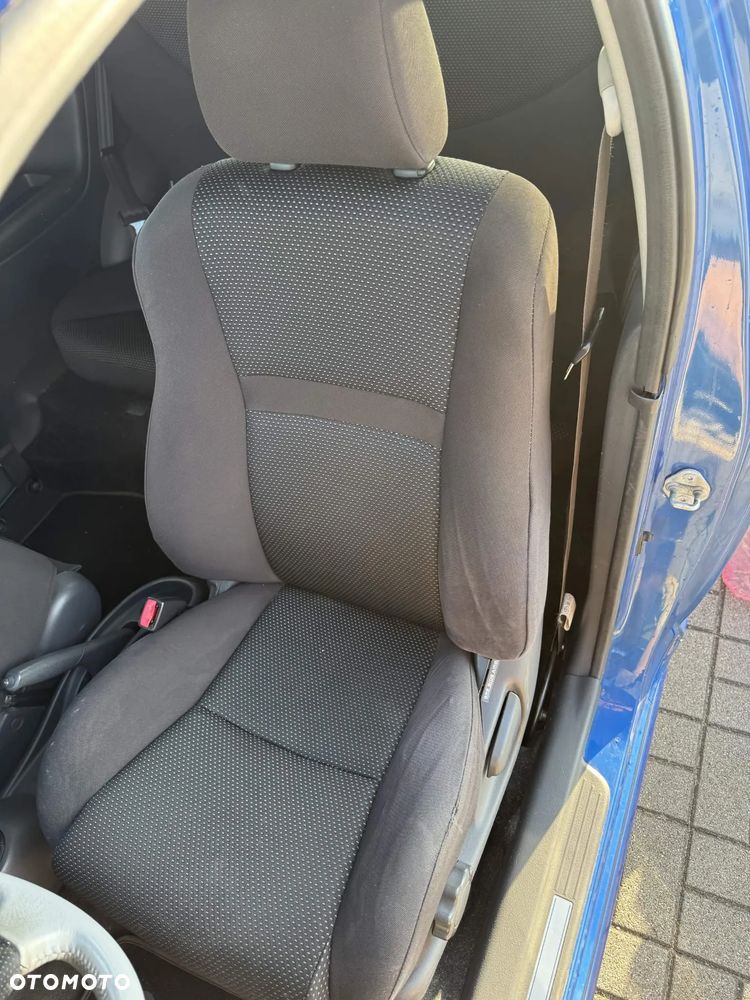 Toyota Yaris - 16